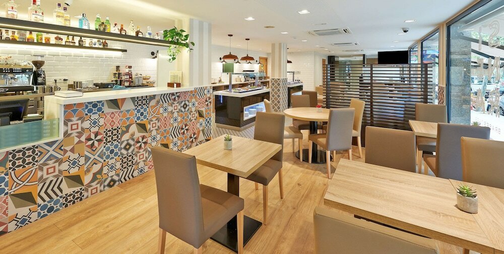 Фото Nh Barcelona Les Corts