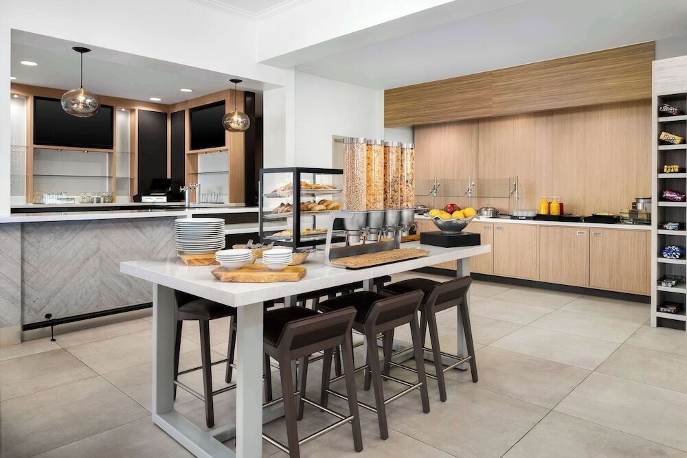 Фото Hilton Garden Inn Rockaway