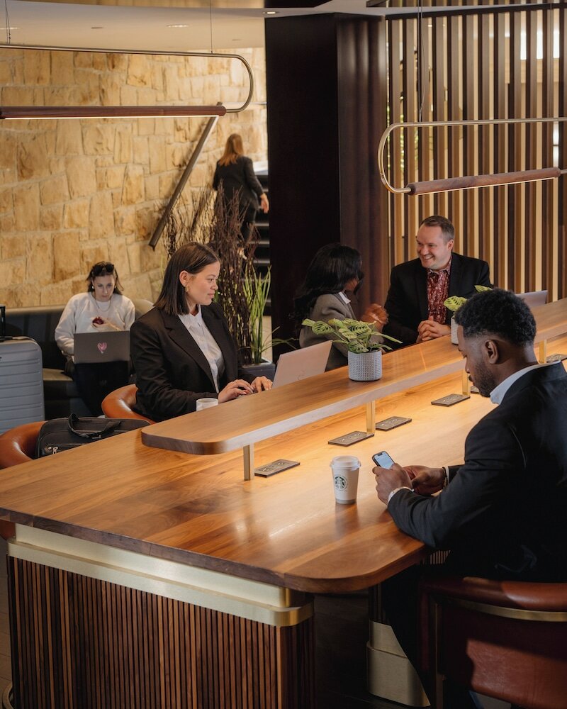 Фото Sheraton Montreal Airport Hotel