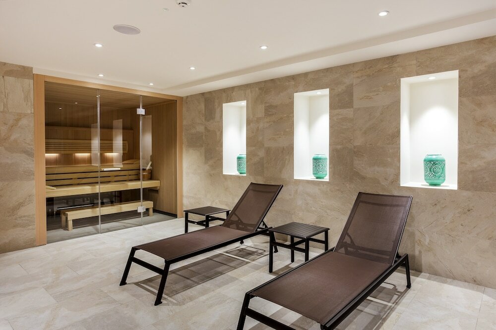 Фото Eurostars Puerta Real Hotel