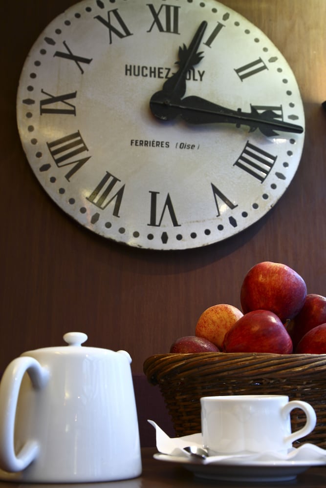 Фото Hotel de La Jatte