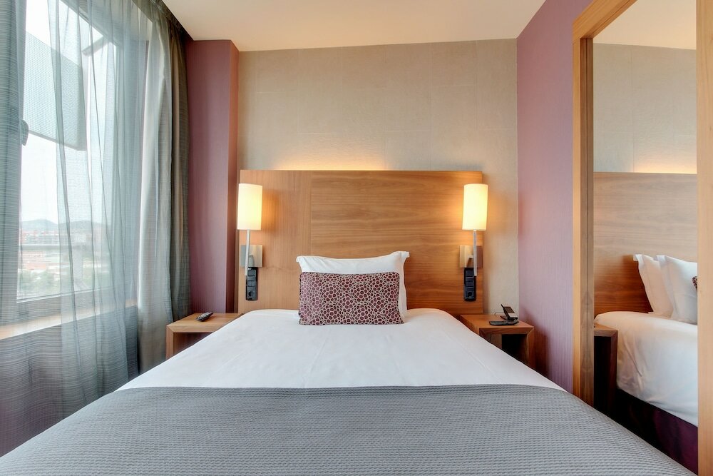 Фото Hotel Badalona Tower