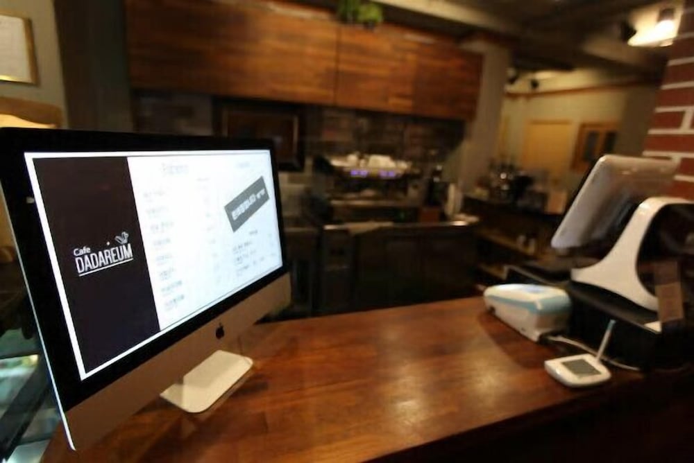 Фото Yeongdeungpo Dadareum Guest House