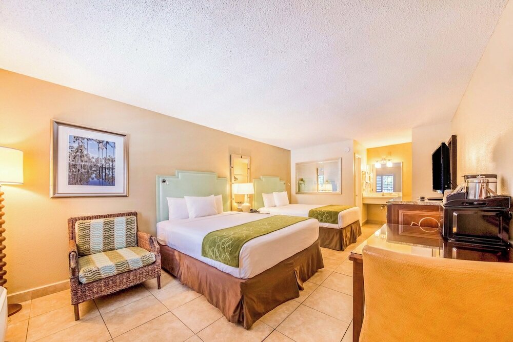 Фото Seasons Florida Resort