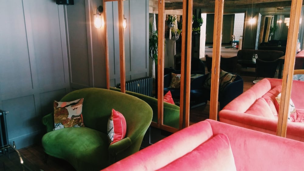 Фото The Falstaff Hotel