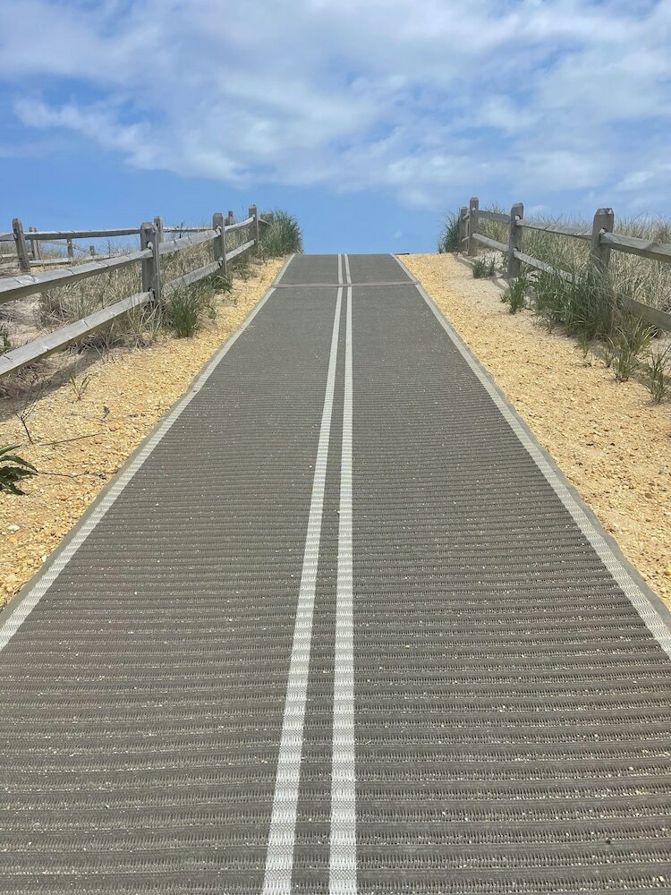 Фото The White Sands Oceanfront Resort & SPA