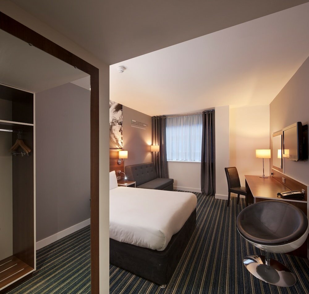 Фото Heeton Concept Hotel City Centre Liverpool