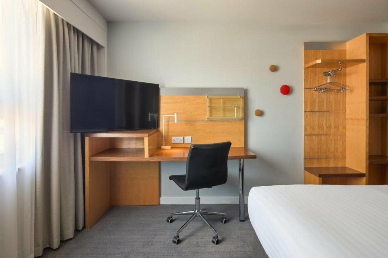 Фото Holiday Inn Express London - Limehouse, an Ihg Hotel