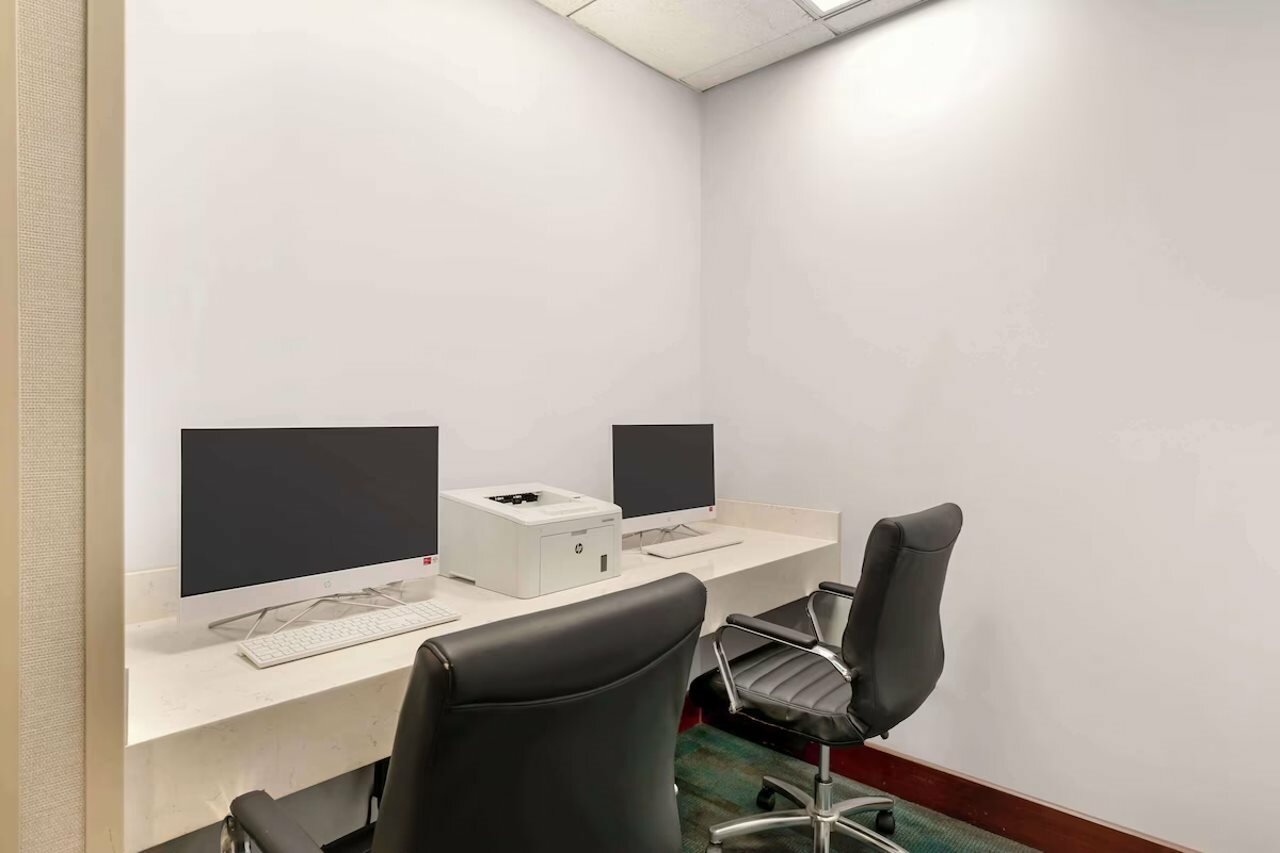 Фото Best Western Premier Richmond City Gateway