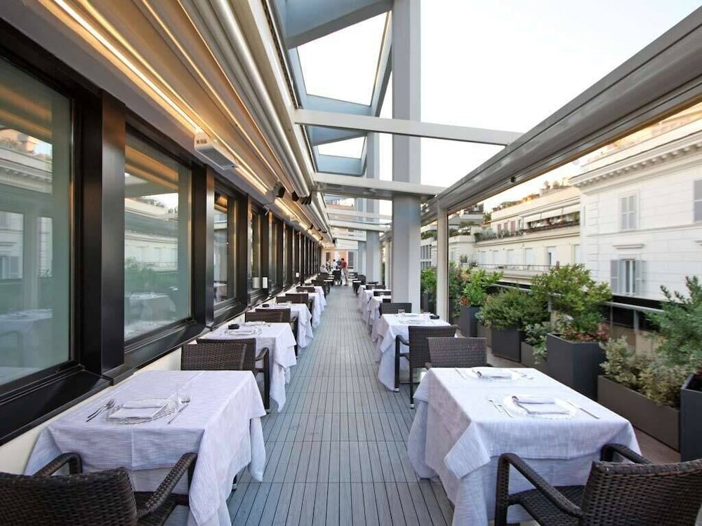 Фото The Hive Hotel