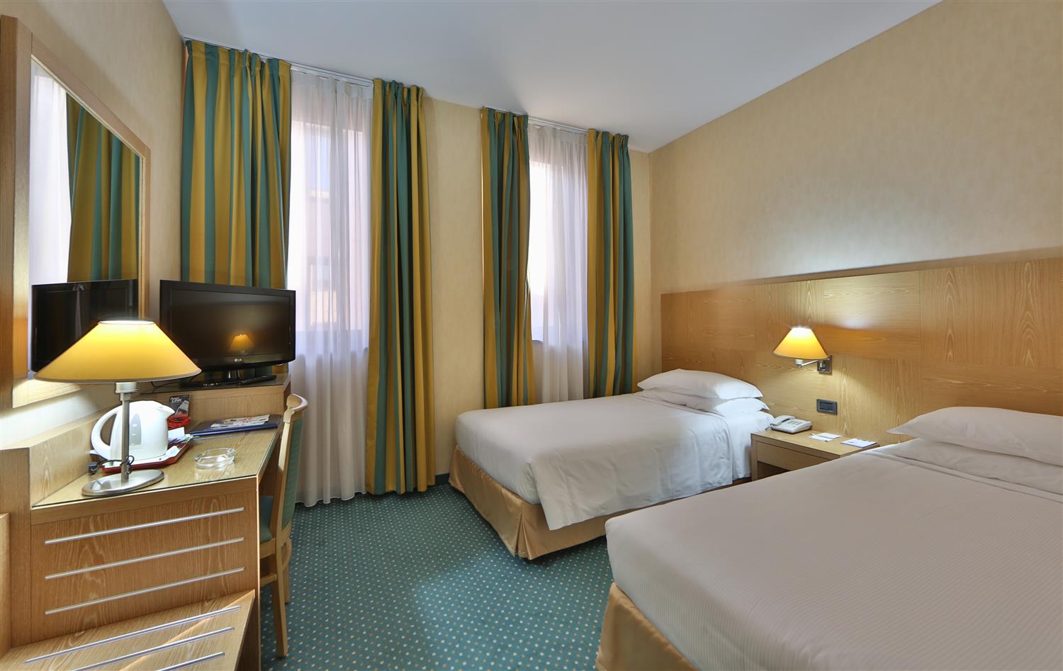 Фото Best Western Hotel Cavalieri Della Corona