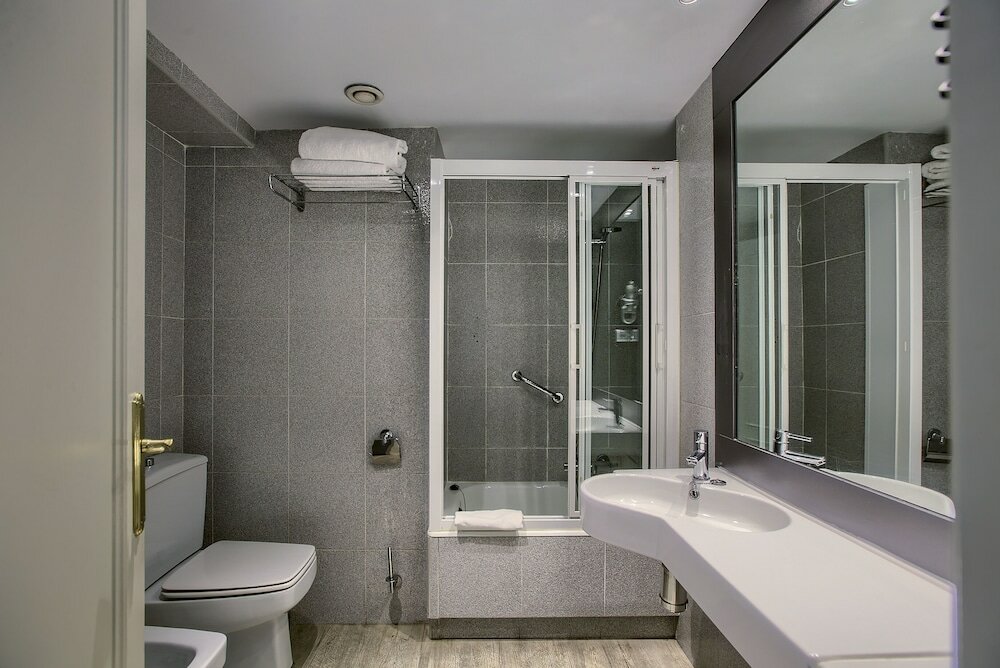 Фото Líbere Madrid Chamberí