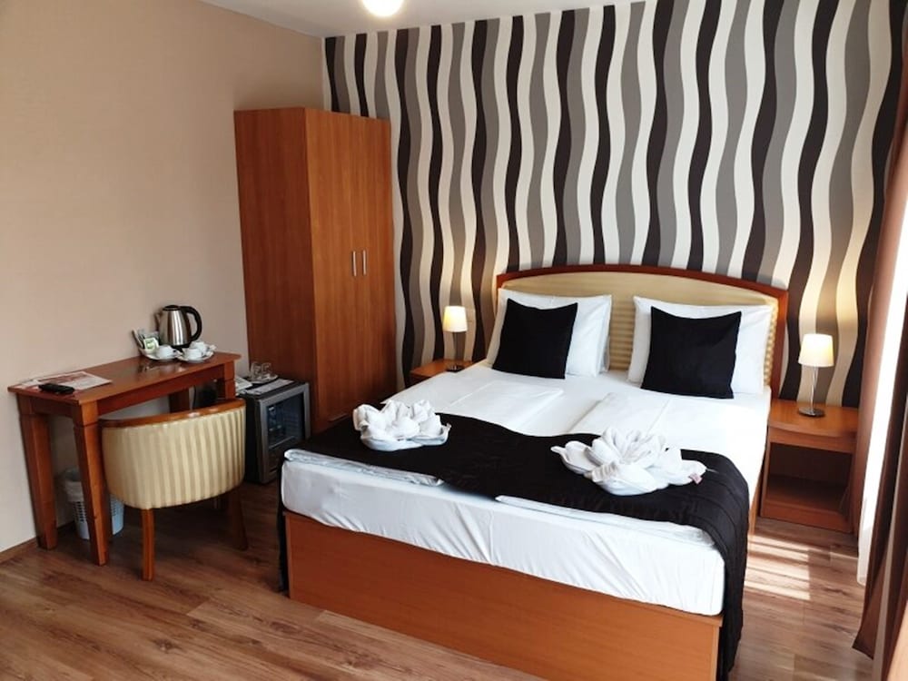 Фото Six Inn Hotel