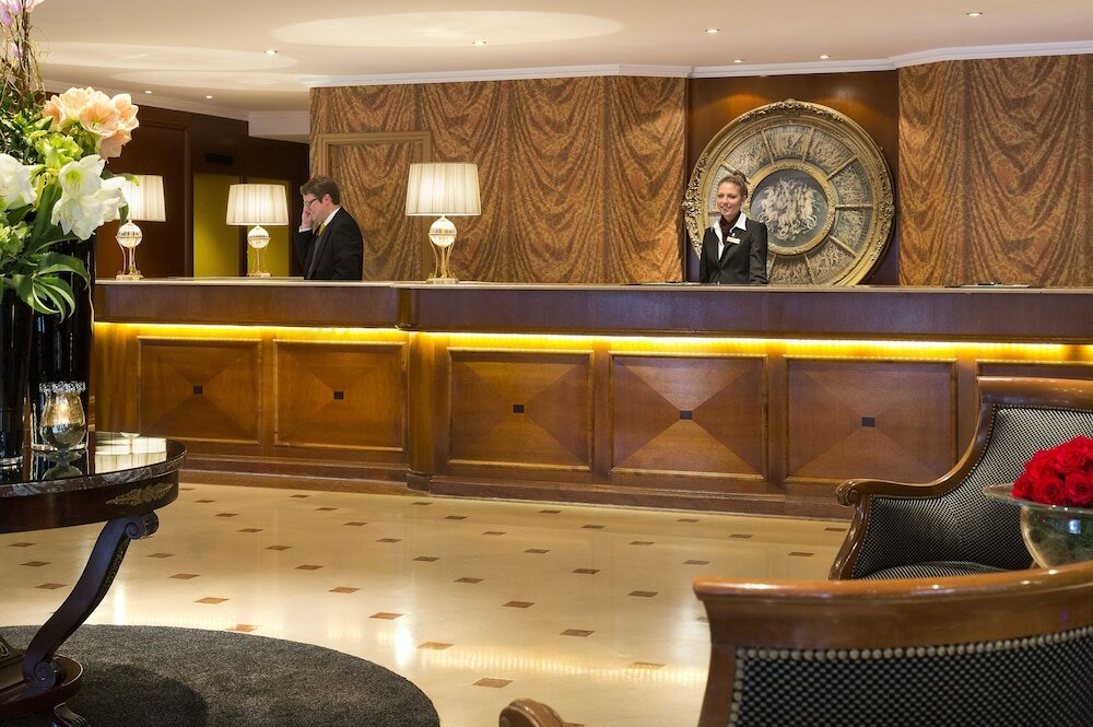 Фото Warwick Grand Place Brussels