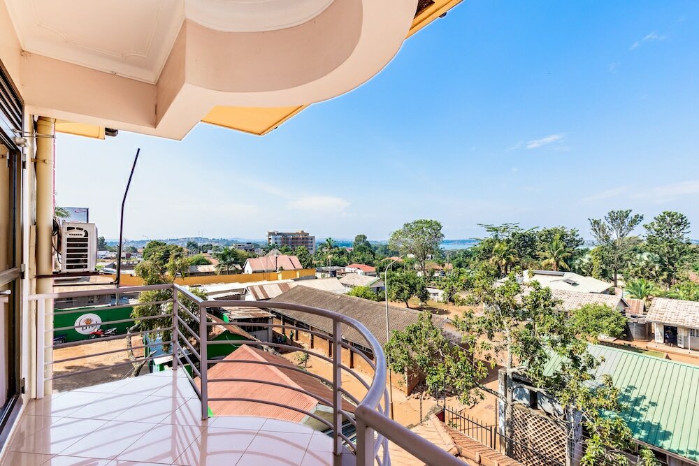 Фото Entebbe Travelle'rs Inn