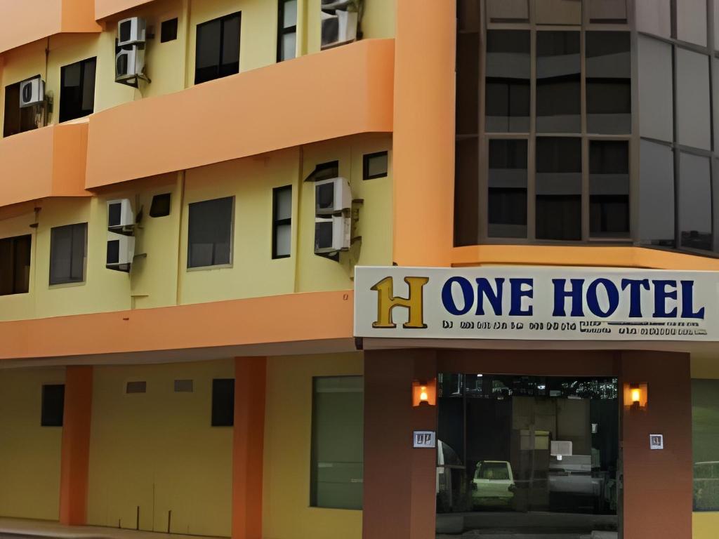 Фото One Hotel Sadong Jaya