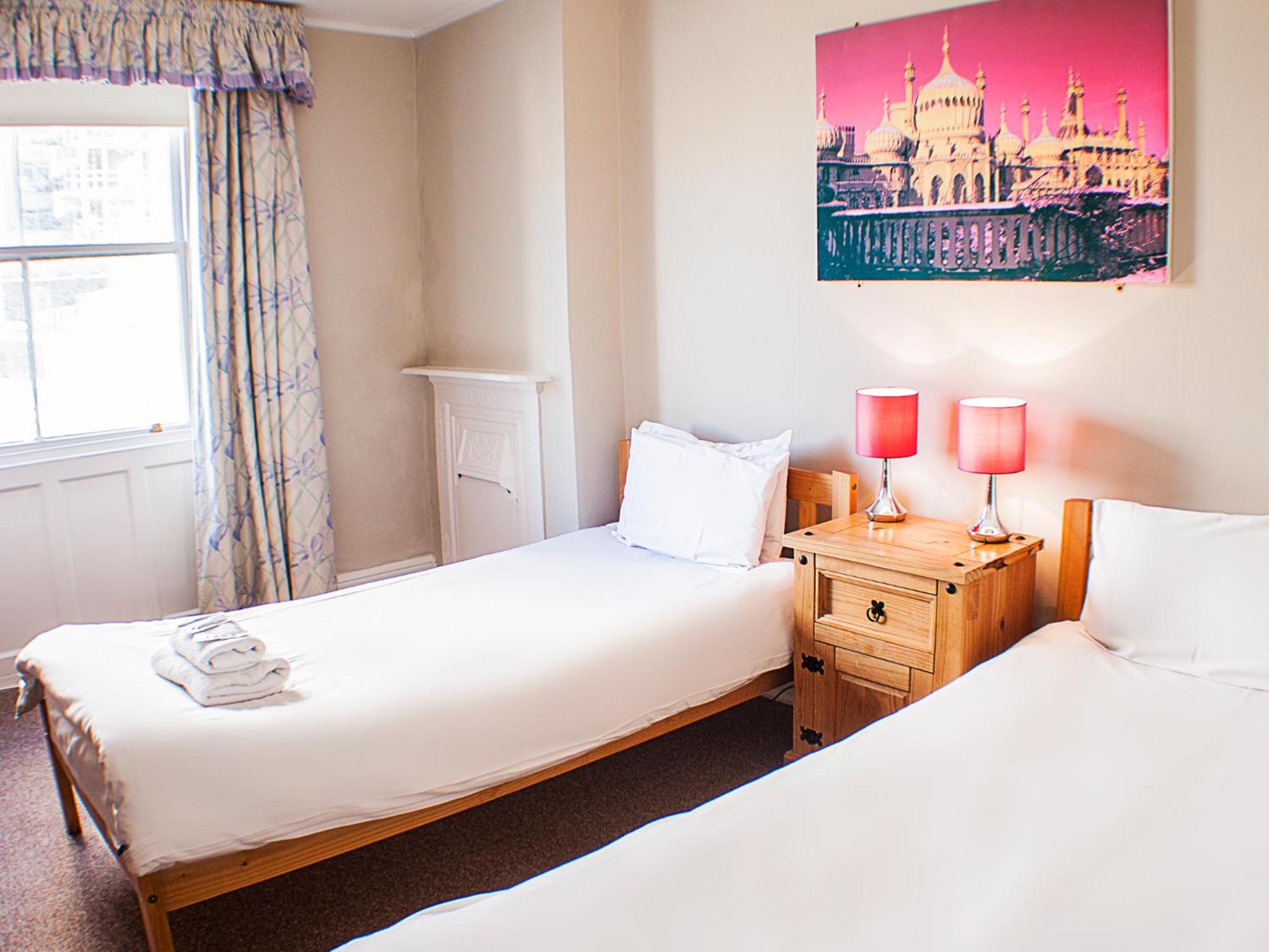 Фото The Queensbury Hotel