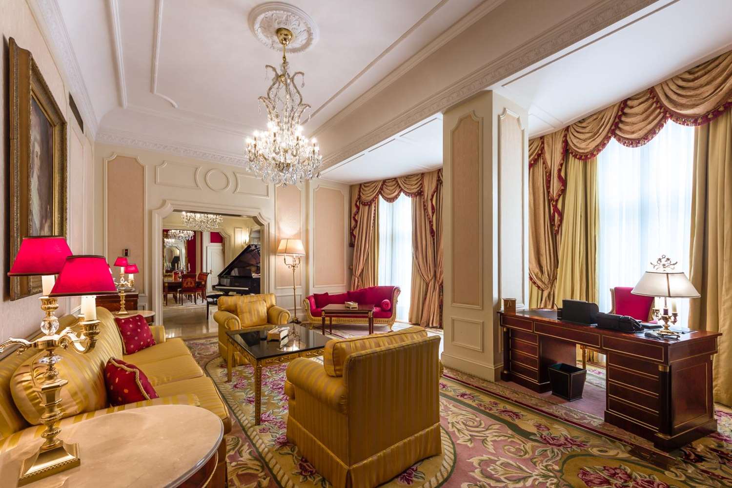 Фото The Bentley London