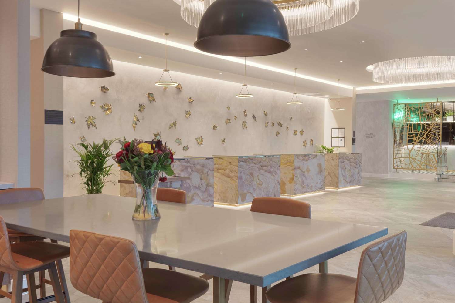 Фото Hilton London Angel Islington