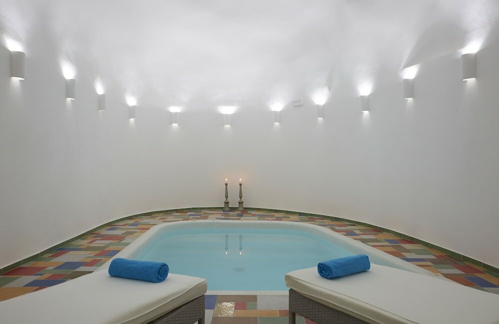 Фото White Santorini