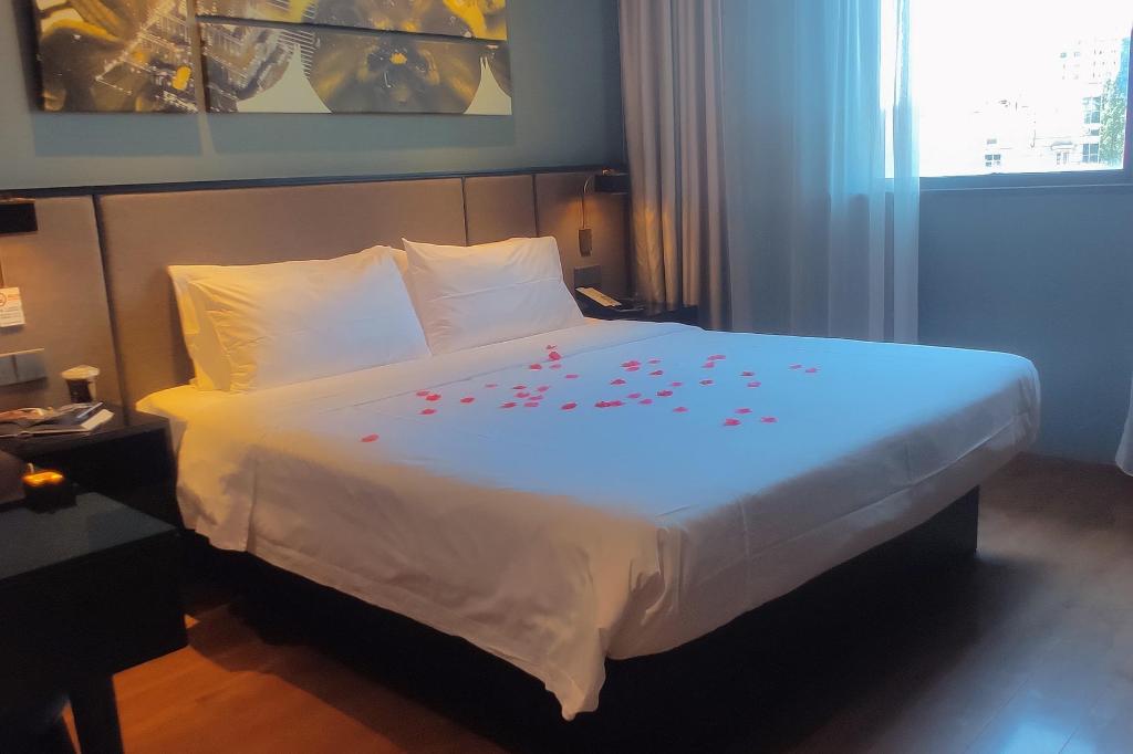 Фото Yitel Premium Shanghai Lujiazui Yuanshen Road Subway Station