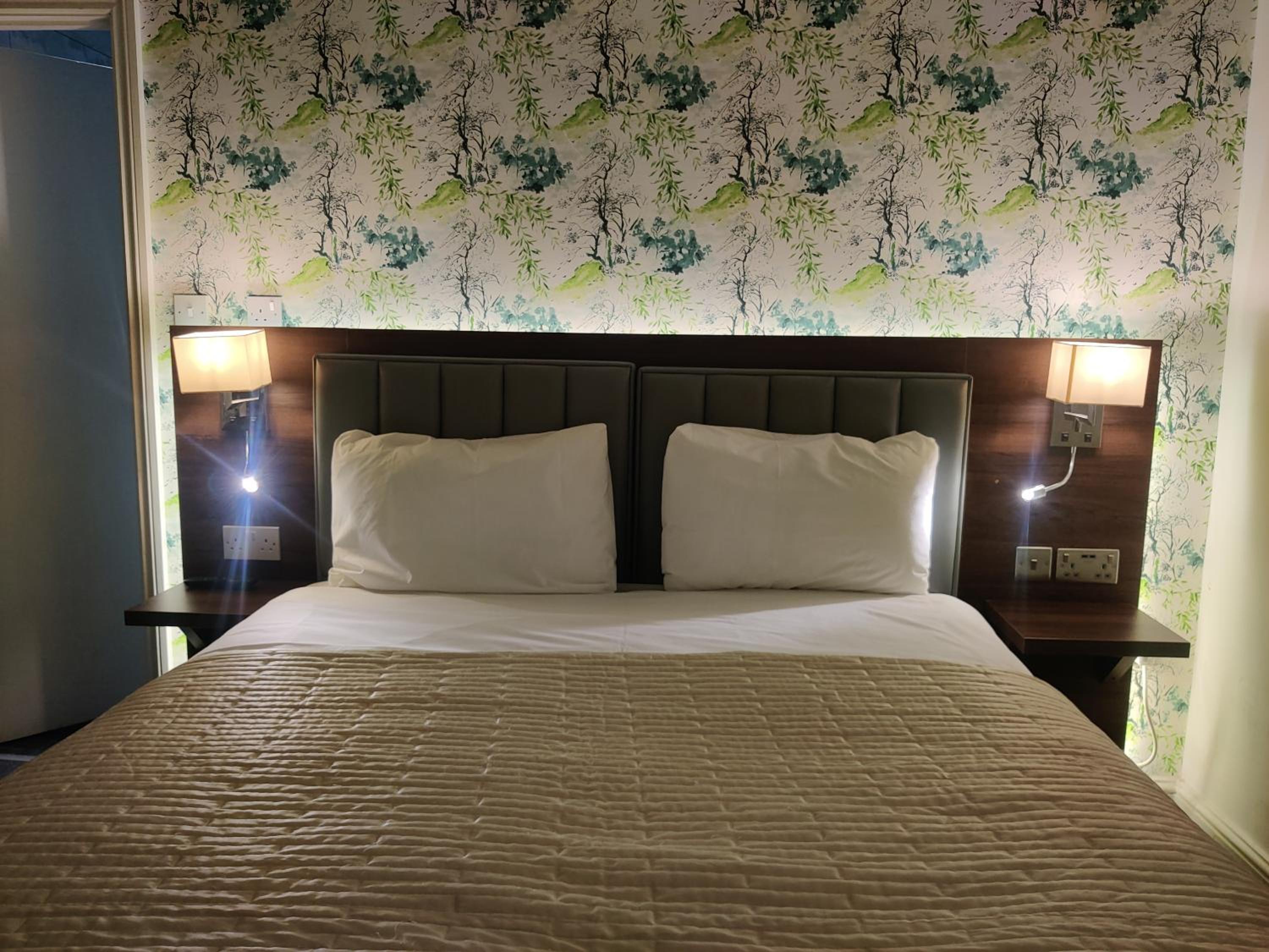 Фото Chelsea House Hotel