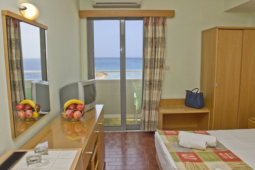 Фото Nafsika Hotel