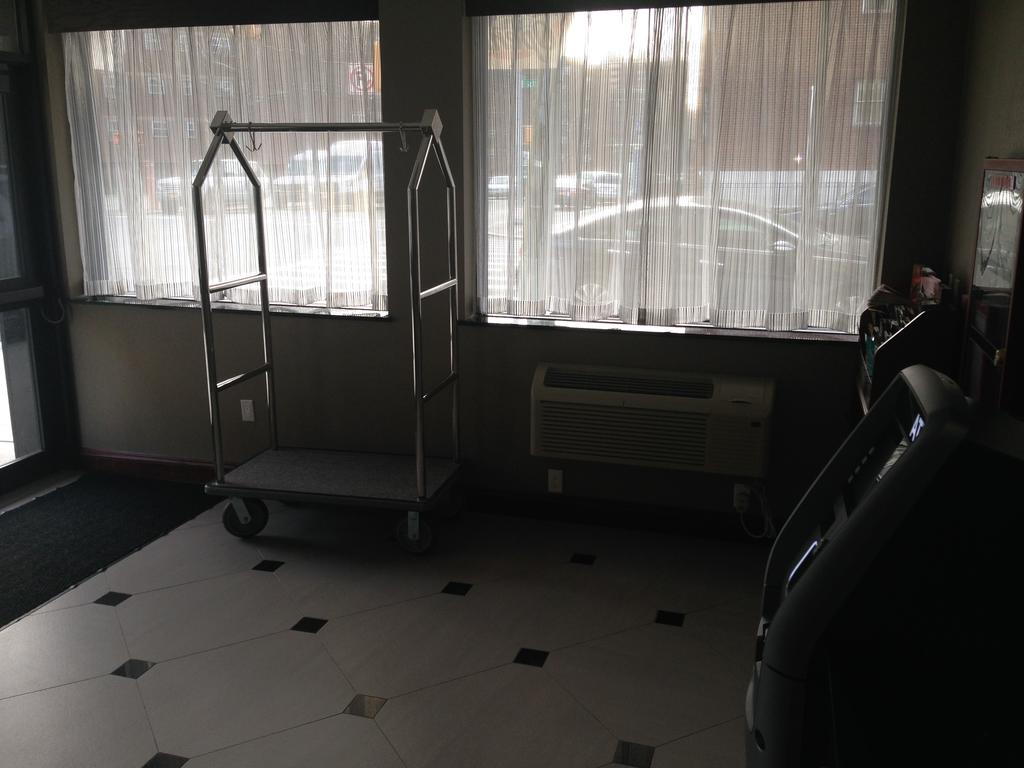 Фото Rockaway Hotel Brooklyn