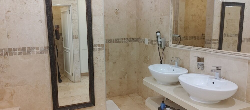 Фото 131 on Herbert Baker Boutique Hotel