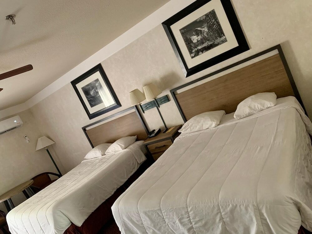 Фото Yosemite View Lodge