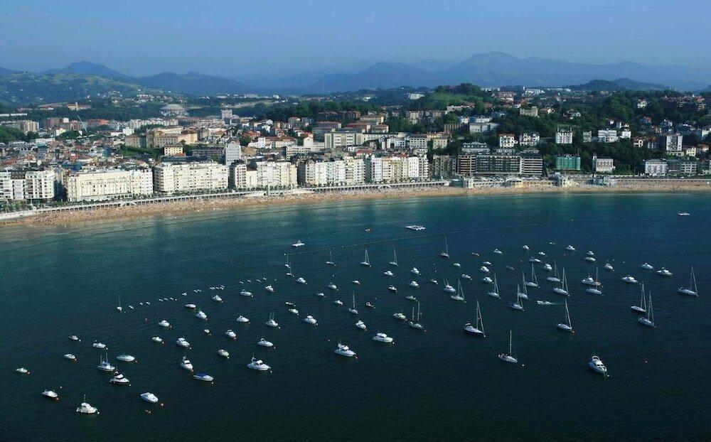 Hotel Nh Collection San Sebastián Aránzazu, San Sebastian, photo