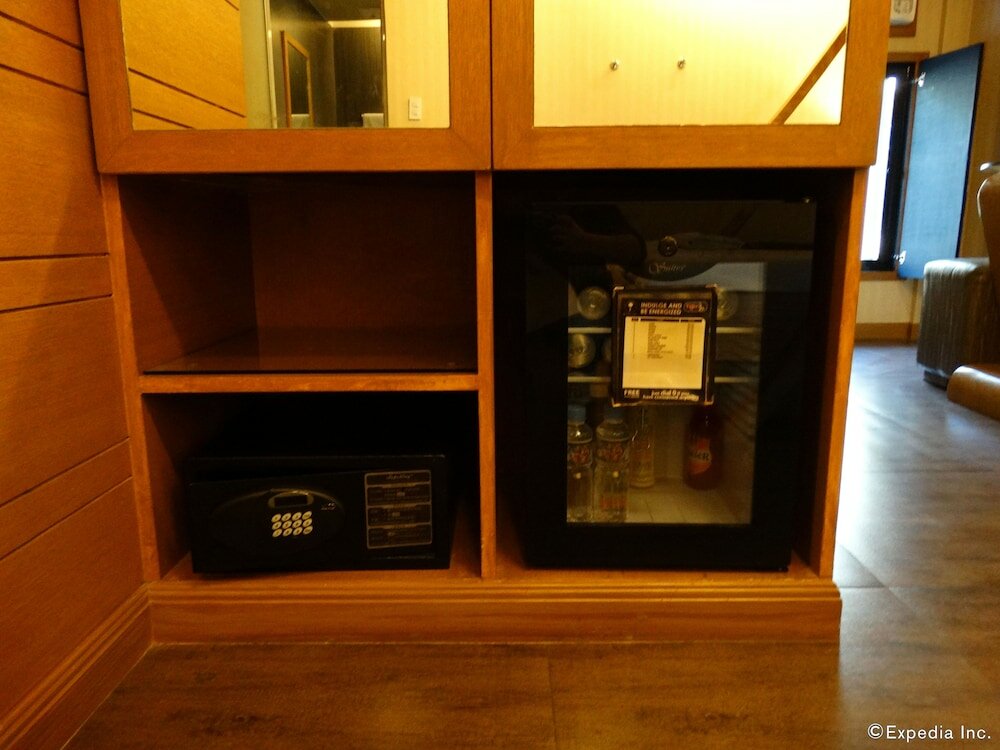 Фото Victoria Court Cuneta