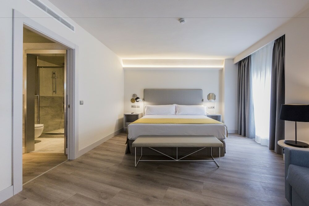 Фото Catalonia Granada Hotel