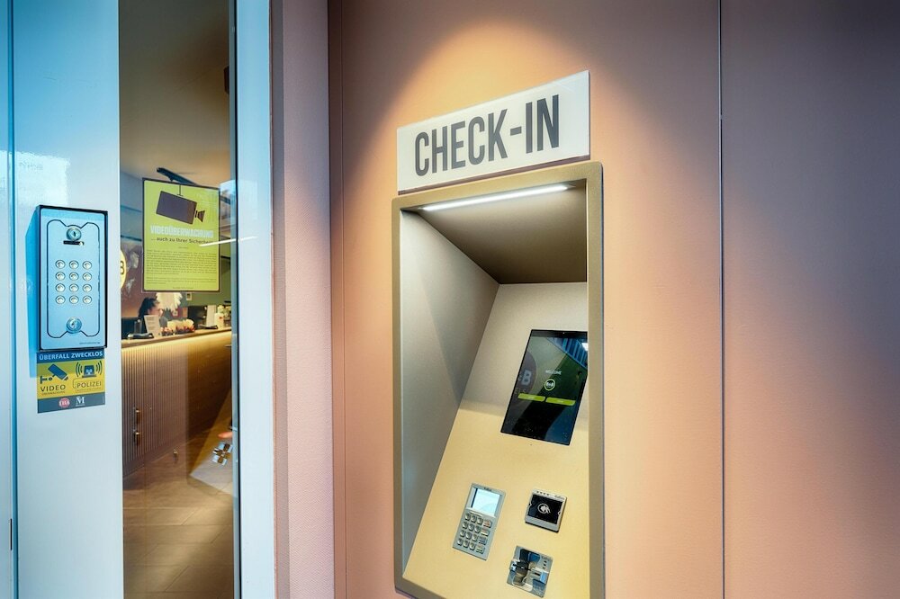 Фото B&b Hotel Bremen-City