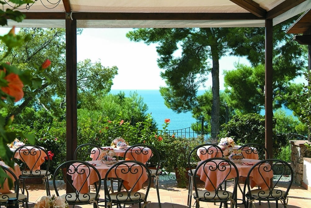 Фото Hotel Villa delle Meraviglie