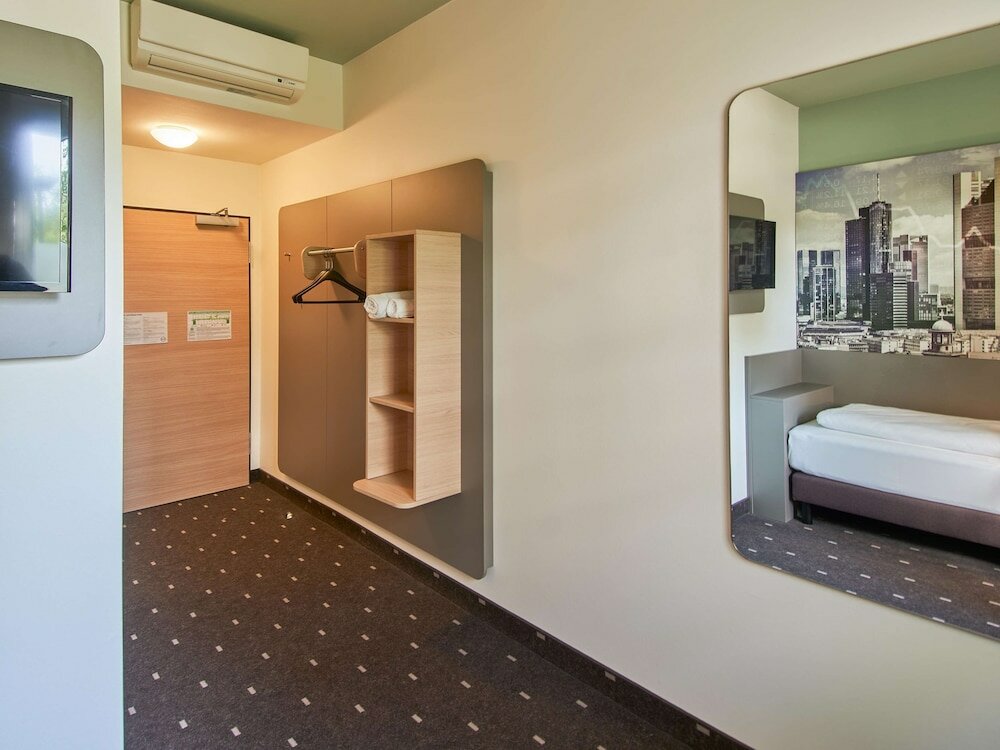 Фото B&b Hotel Frankfurt West