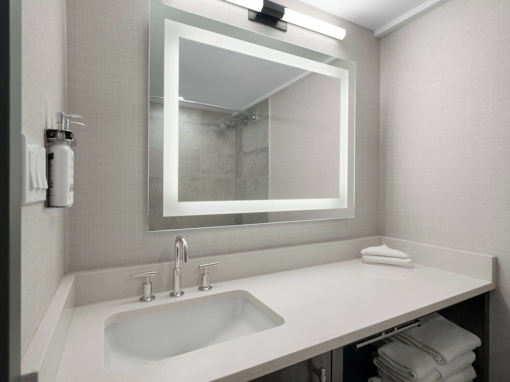 Фото Holiday Inn Calgary-Airport, an Ihg Hotel