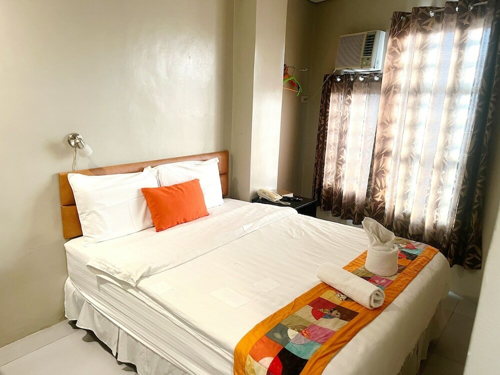 Фото Cinfandel Suites