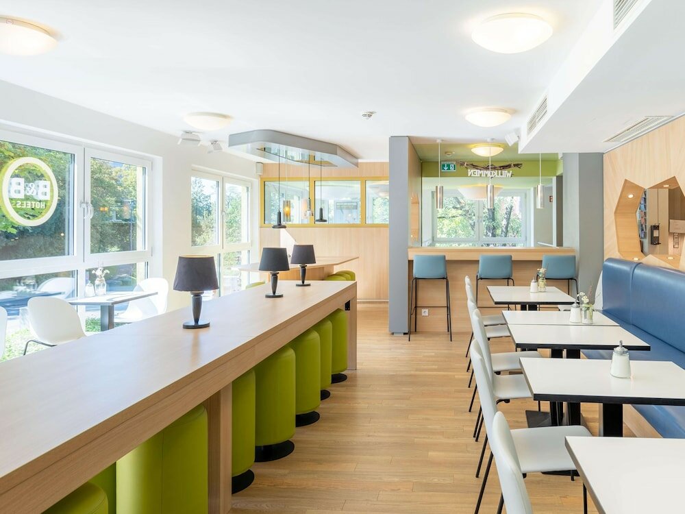 Фото B&b Hotel Stuttgart-City