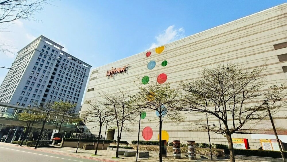 Фото S Aura Hotel