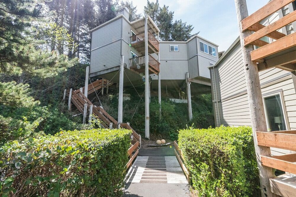 Фото Little Creek Cove Beachfront Resort