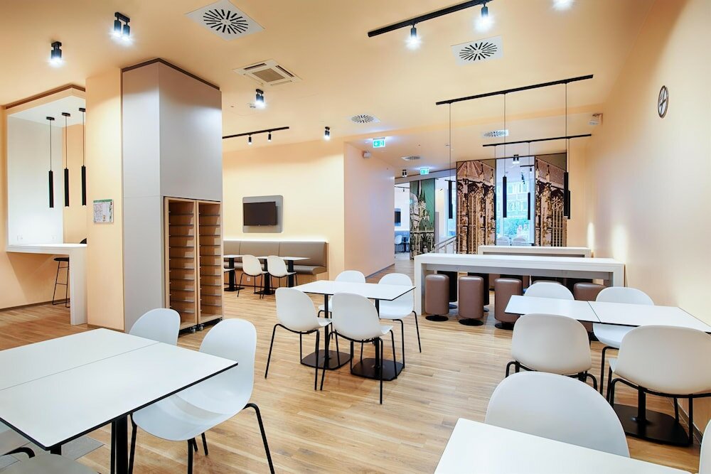 Фото B&b Hotel Aachen-City