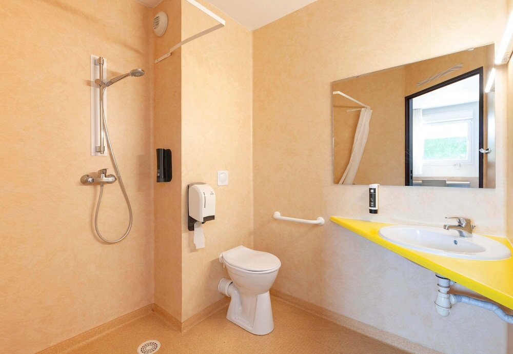 Фото B&b Hotel Pau Lescar