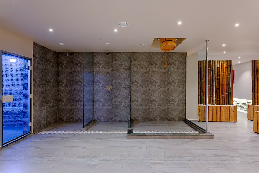 Фото Ramada by Wyndham Tbilisi Old City