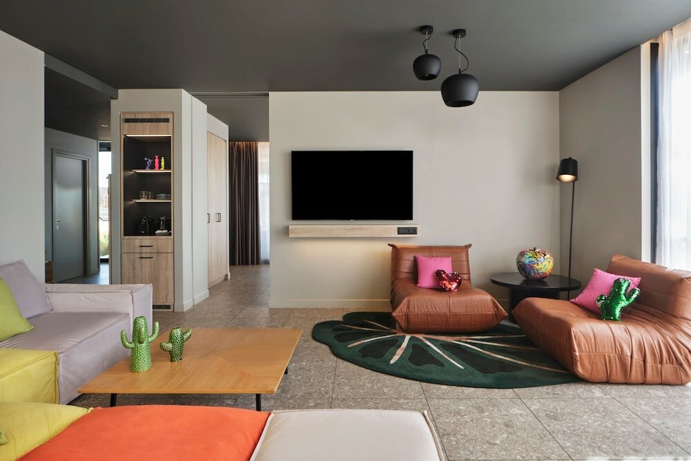 Фото Moxy Athens City