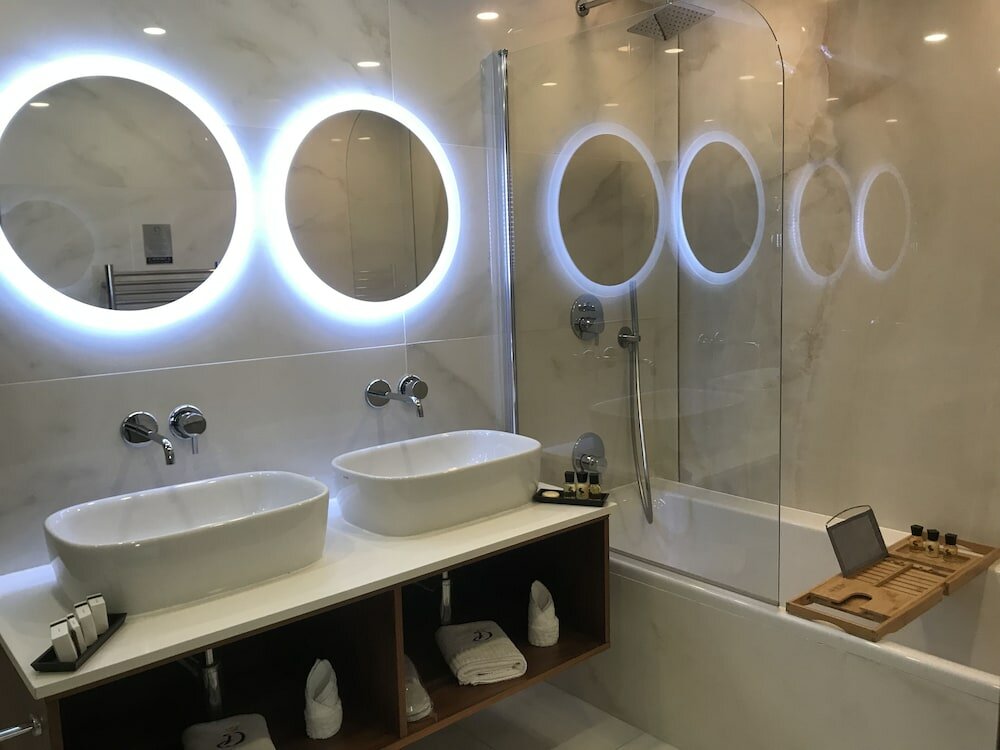 Фото The Duke Boutique Hotel