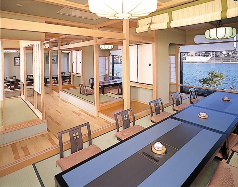 Фото Syunjuan Hasshokaku Mizunowo