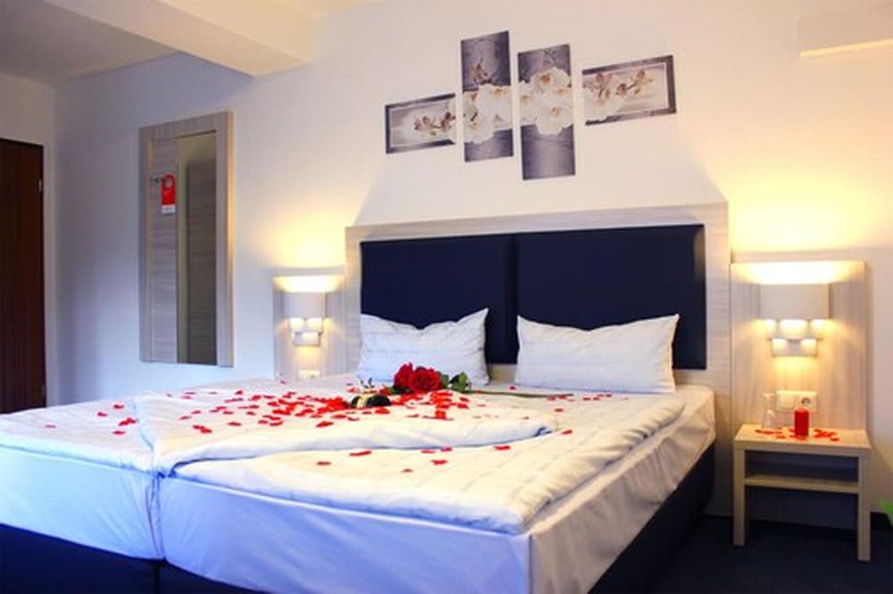 Фото Hotel Altenwerder Hof