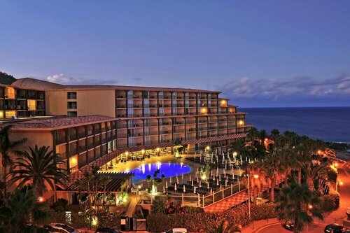 Гостиница Отель The Views Oasis - Family Friendly на Мадейре