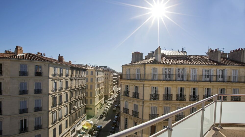 Фото B&b Hôtel Marseille Centre La Joliette